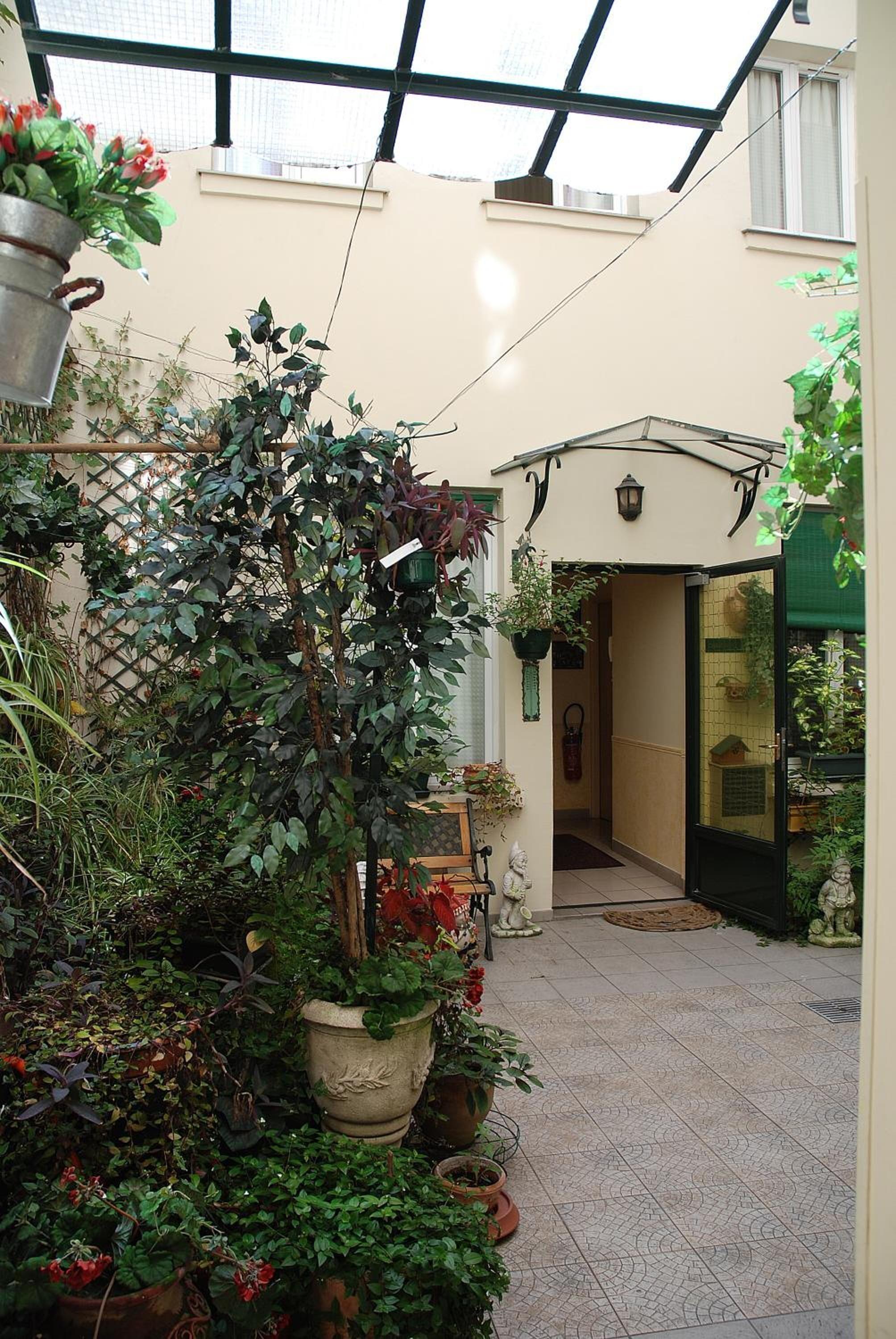 Transcontinental Hotel 2*